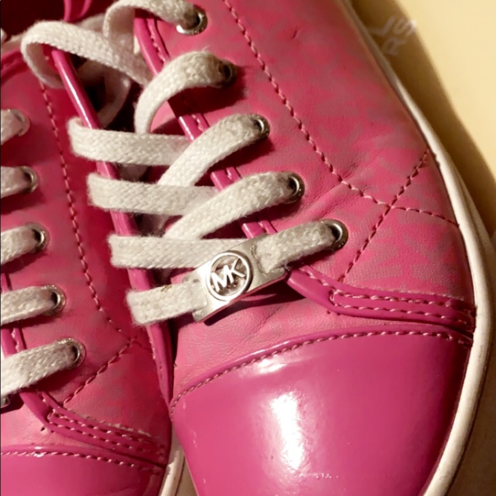Girls shoes